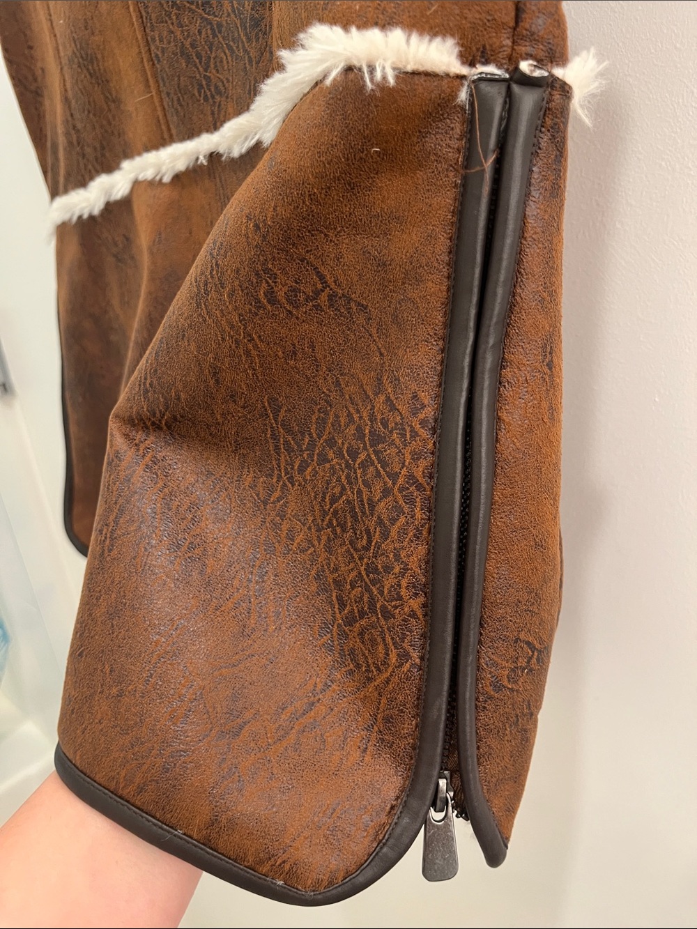 Sleeveless Faux Shearling Vest in Brown/Cream- size Medium - Picture 9 of 11